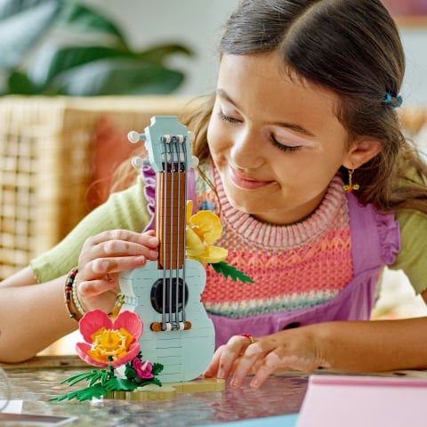 LEGO® Özel Tropikal Ukulele 31156