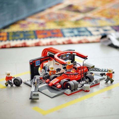 LEGO® City Ferrari Arabalı F1® Pit Stop ve Pit Ekibi Oyuncak Yarış Aracı 60443