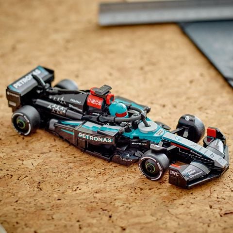 LEGO® Speed Champions Mercedes-AMG F1® W15 Yarış Arabası Oyuncak Araç 77244