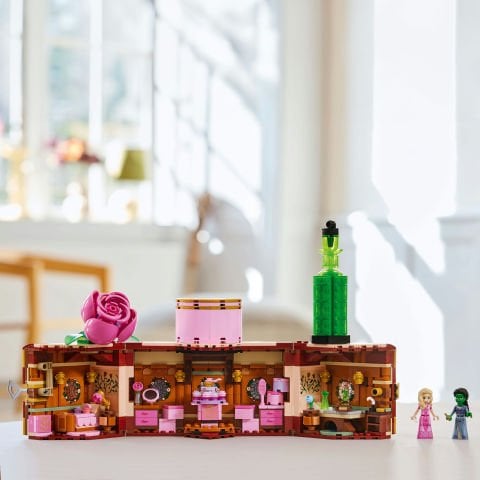 LEGO® Wicked Glinda ve Elphaba’nın Yurdu Koleksiyonluk Oyuncak Modeli 75683