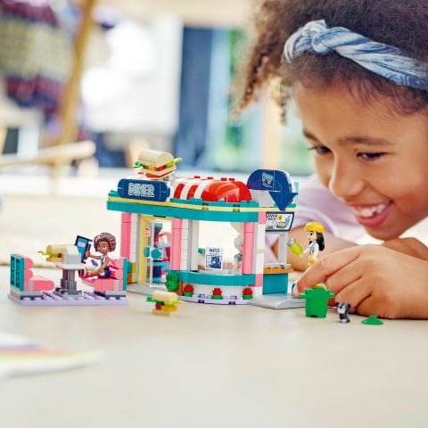 LEGO® Friends Heartlake Şehir Merkezi Restoranı 41728 Oyuncak Yapım Seti