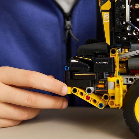 LEGO® Technic Volvo L120 Electric Tekerlekli Yükleyici Yapım Oyuncağı 42209