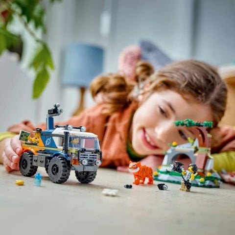 LEGO® City Orman Kaşifinin Arazi Kamyonu Oyuncağı 60426
