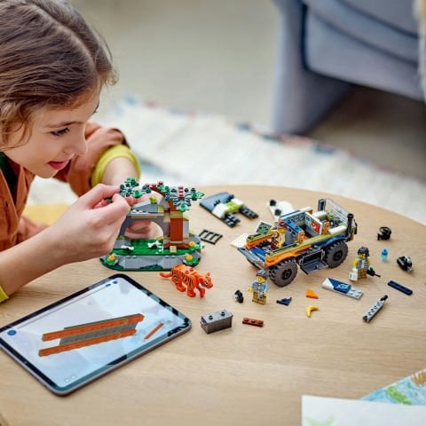 LEGO® City Orman Kaşifinin Arazi Kamyonu Oyuncağı 60426