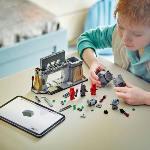 LEGO® Star Wars™ Paz Vizsla™ ve Moff Gideon™ Savaşı 75386