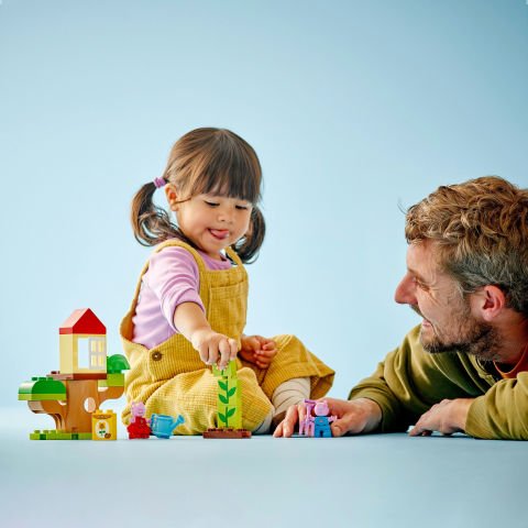 LEGO® DUPLO® Peppa Pig Bahçe ve Ağaç Ev Oyuncağı 10431