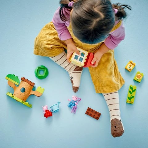 LEGO® DUPLO® Peppa Pig Bahçe ve Ağaç Ev Oyuncağı 10431