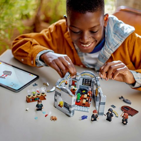 LEGO® Harry Potter™ Hogwarts™ Şatosu: İksir Dersi 76431
