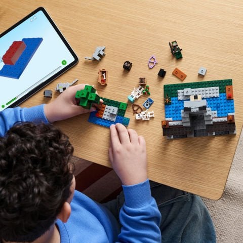 LEGO® Minecraft® Kurt Kalesi 21261 Oyun Seti 21261