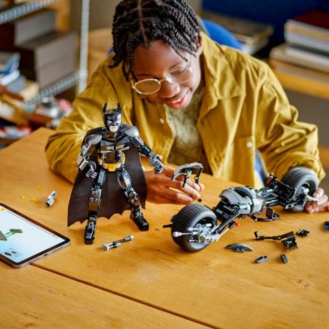 LEGO® DC Batman™: Batman Yapım Figürü ve Bat-Pod Motosiklet 76273