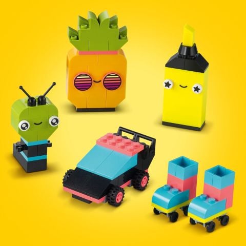 LEGO® Classic Yaratıcı Neon Eğlence