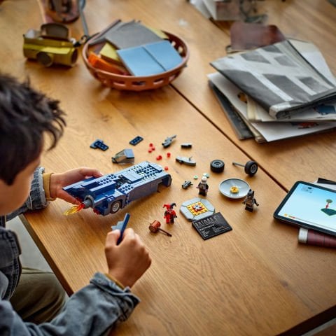 LEGO® DC Batman™: Batmobile™ ile Batman™, Harley Quinn™ ve Mr. Freeze™’e Karşı 76274