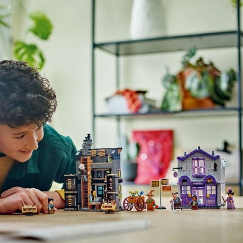 LEGO® Harry Potter™ Ollivanders™ ve Madam Malkin'in Cübbe Dükkanı 76439
