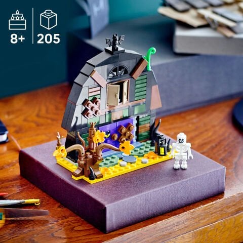 LEGO® Cadılar Bayramı Ahırı Yapım Oyuncağı 40721