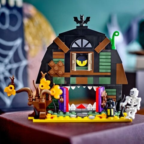 LEGO® Cadılar Bayramı Ahırı Yapım Oyuncağı 40721