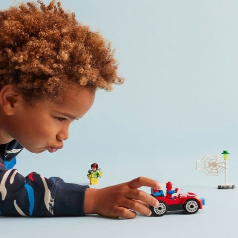 LEGO® Marvel Örümcek Adam’ın Arabası ve Doktor Oktopus