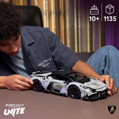 LEGO® Technic Lamborghini Revuelto Süper Spor Araba Seti STEM Yapım Oyuncağı 42214