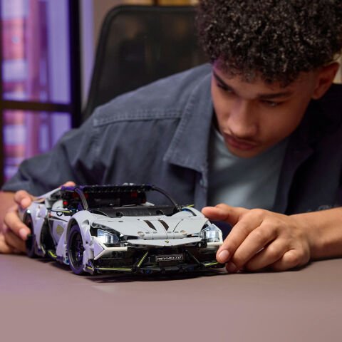 LEGO® Technic Lamborghini Revuelto Süper Spor Araba Seti STEM Yapım Oyuncağı 42214