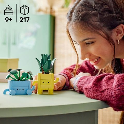 LEGO® Botanicals Mutlu Bitkiler Dekoratif Model 10349