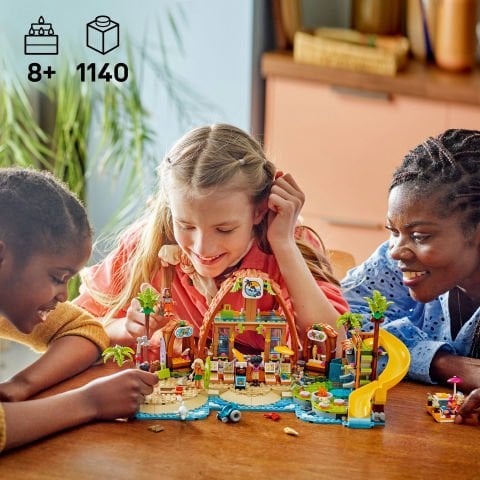 LEGO® Friends Aile Tatil Köyü Yapım Seti 42673