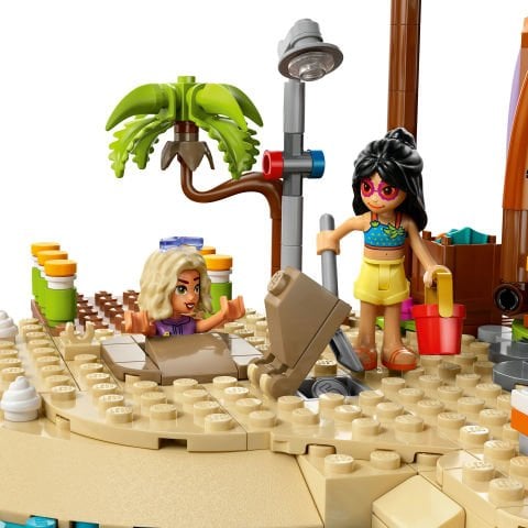 LEGO® Friends Aile Tatil Köyü Yapım Seti 42673