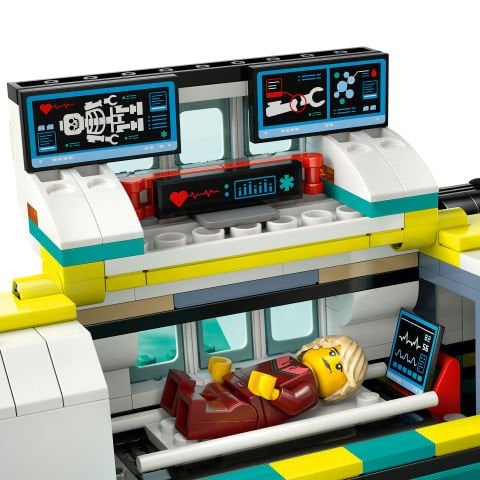 LEGO® City Acil Hava Ambulans Uçağı ve Oyuncak Uçak Yapım Seti 60465