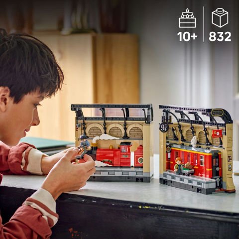 LEGO® Harry Potter™ Kitaplık Dekoru: Hogwarts™ Ekspresi, Sihirli Oyuncak 76450