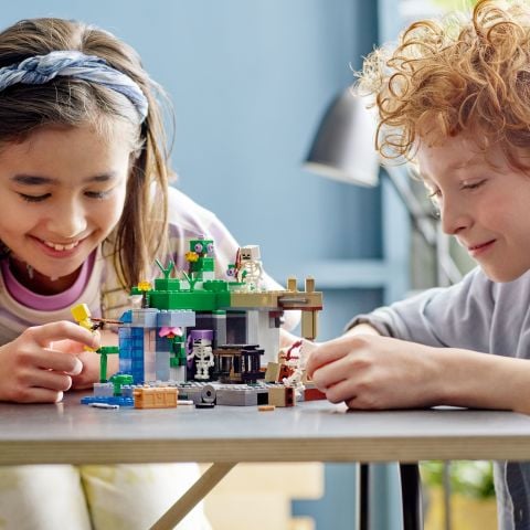 LEGO® Minecraft® İskelet Zindanı 21189 Yapım Seti (364 Parça)