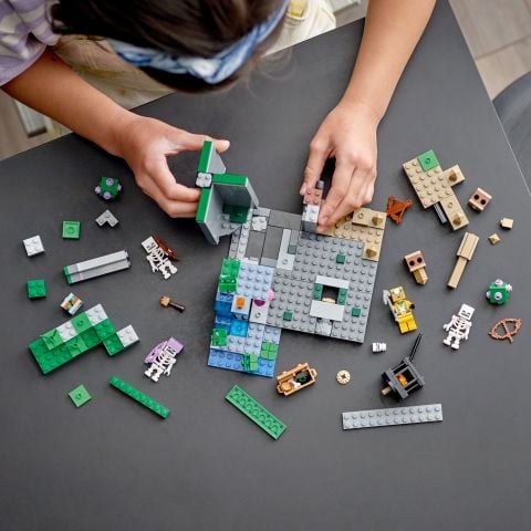 LEGO® Minecraft® İskelet Zindanı 21189 Yapım Seti (364 Parça)