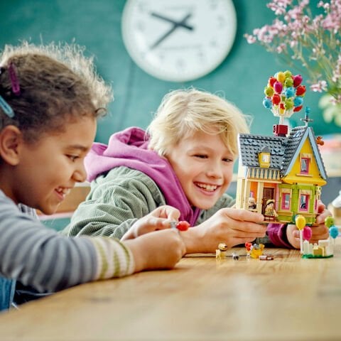 LEGO® ǀ Disney•Pixar ‘Yukarı Bak’ Evi 43217