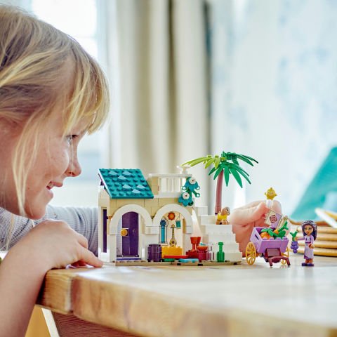 LEGO® ǀ Disney Asha Rosas Şehrinde