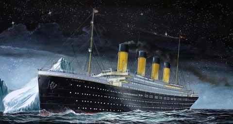 M. Set R.M.S. Titanic
