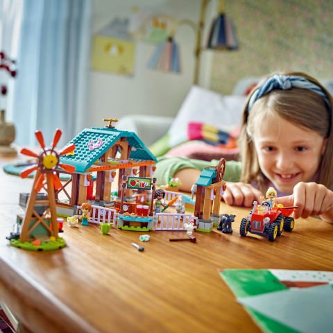 LEGO® Friends Çiftlik Hayvanı Barınağı 42617