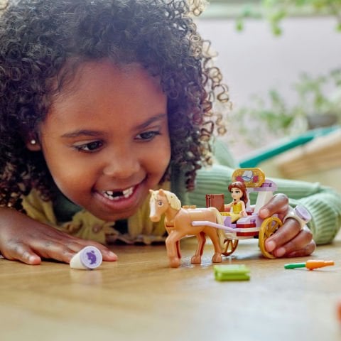 LEGO® Disney Princess™ Belle'in Hikaye Zamanı At Arabası 43233