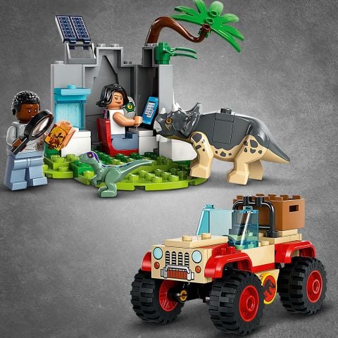 LEGO® Jurassic World™ Yavru Dinozor Kurtarma Merkezi 76963