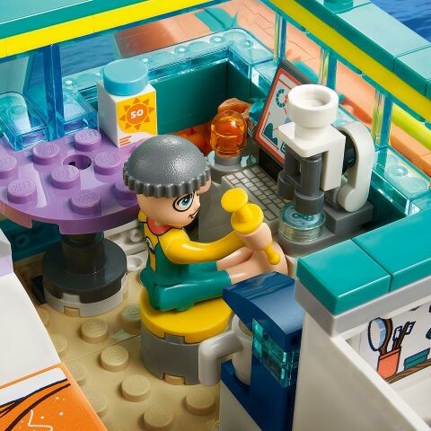 LEGO® Friends Deniz Kurtarma Teknesi 41734 Oyuncak Yapım Seti (717 Parça)