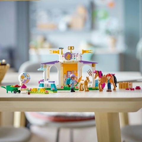 LEGO® Friends At Eğitimi 41746 Oyuncak Yapım Seti (134 Parça)