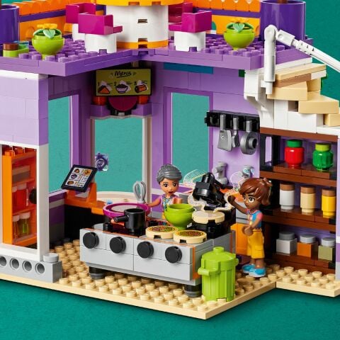 LEGO® Friends Heartlake City Mutfak Atölyesi 41747 Oyuncak Yapım Seti (695 Parça)