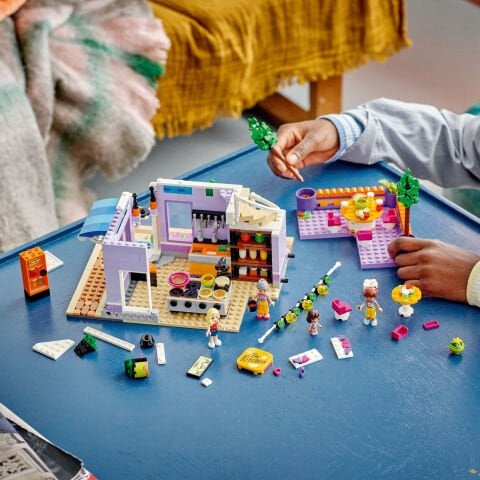 LEGO® Friends Heartlake City Mutfak Atölyesi 41747 Oyuncak Yapım Seti (695 Parça)