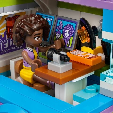 LEGO® Friends Canlı Yayın Aracı 41749 Oyuncak Yapım Seti