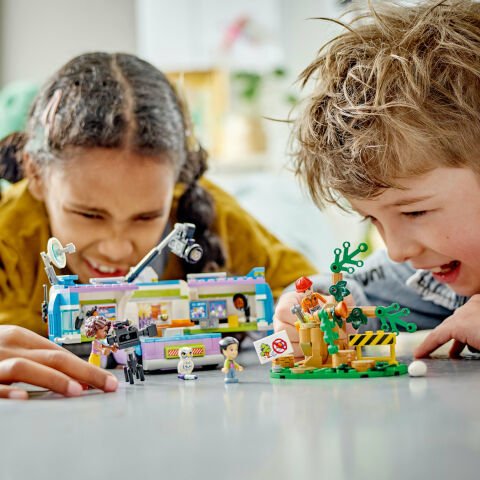 LEGO® Friends Canlı Yayın Aracı 41749 Oyuncak Yapım Seti (446 Parça)