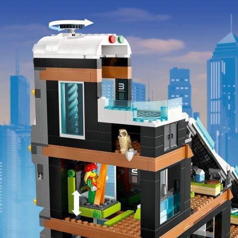 LEGO® City Kayak ve Dağcılık Merkezi 60366 Oyuncak Yapım Seti (1054 Parça)