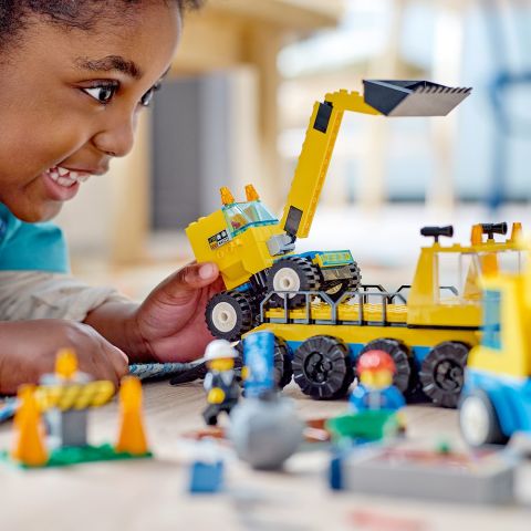 LEGO® City İnşaat Kamyonları ve Yıkım Gülleli Vinç 60391 (235 Parça)