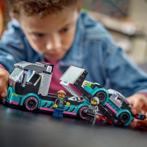 LEGO® City Yarış Arabası ve Araba Taşıyıcı Kamyon 60406