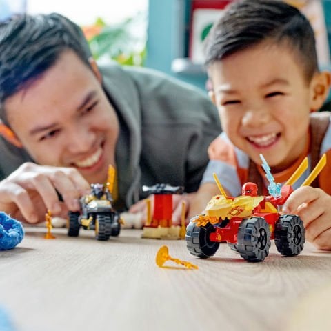 LEGO® NINJAGO® Kai ve Ras'ın Araba ve Motosiklet Savaşı 71789 Oyuncak Yapım Seti (103 Parça)