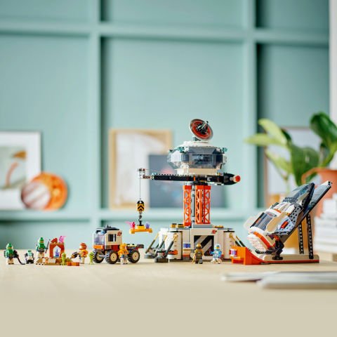 LEGO® City Uzay Üssü ve Roket Fırlatma Rampası 60434