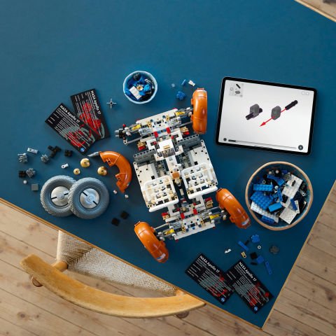 LEGO® Technic NASA Apollo Ay Taşıtı – LRV 42182