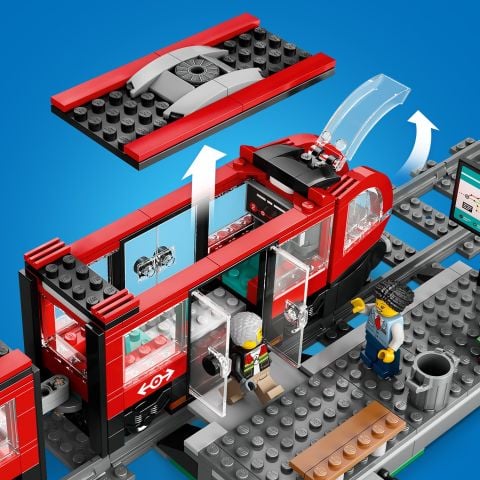LEGO® City Şehir Merkezi Tramvay İstasyonu Oyuncak Seti 60423