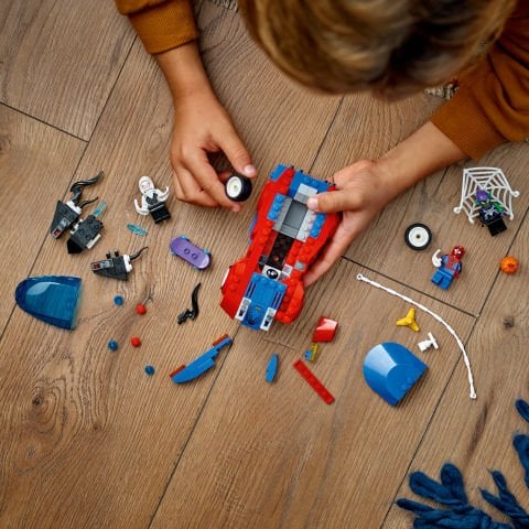 LEGO® Super Heroes Örümcek Adam Yarış Arabası ve Venom Green Goblin 76279