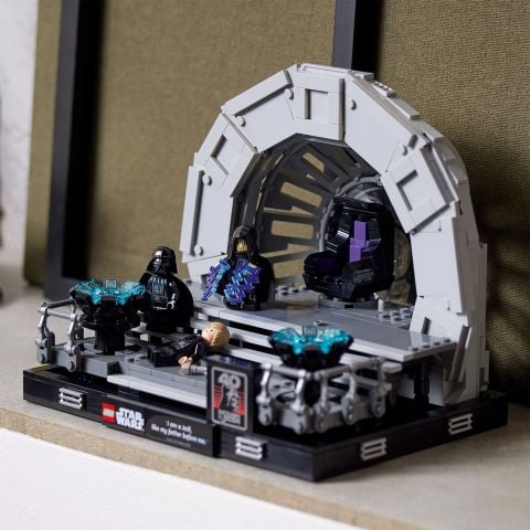 LEGO® Star Wars™ Emperor’s Throne Room™ Dioraması